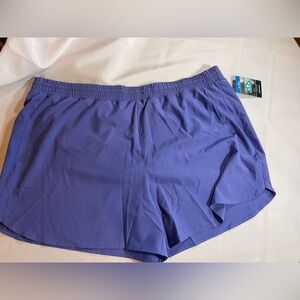 NWT women’s Columbia athletic shorts 5” inseam size 2x